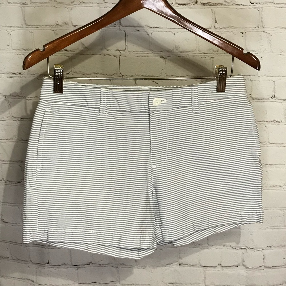 Khakis by Gap 4” grey and white stripped shorts